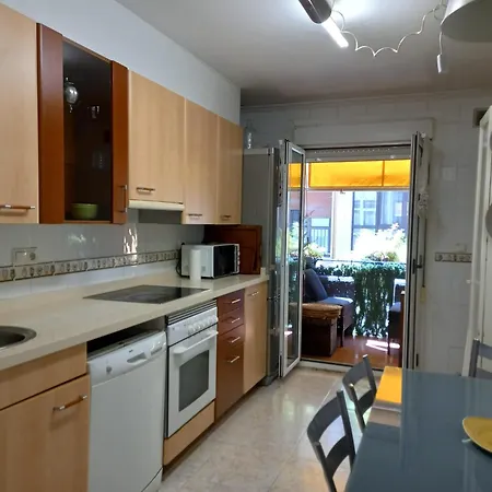 Apartment Apartamento Casa Guena Para 6 Personas En Con Wi-fi Y Ascensor *